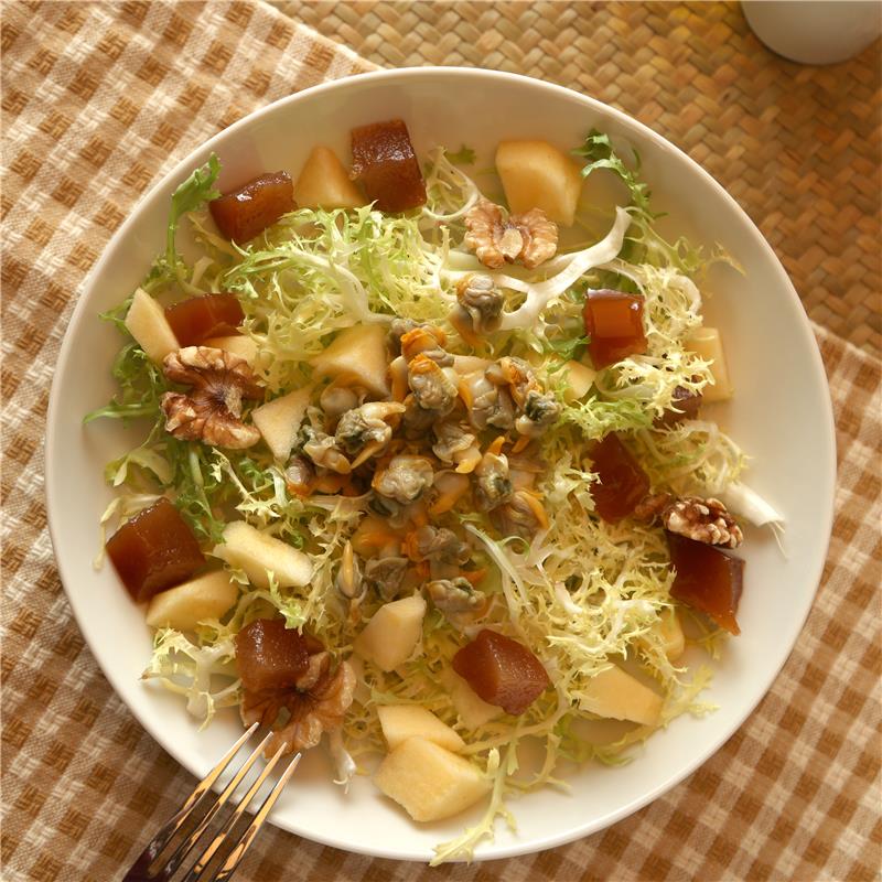 Ensalada de escarola con membrillo
