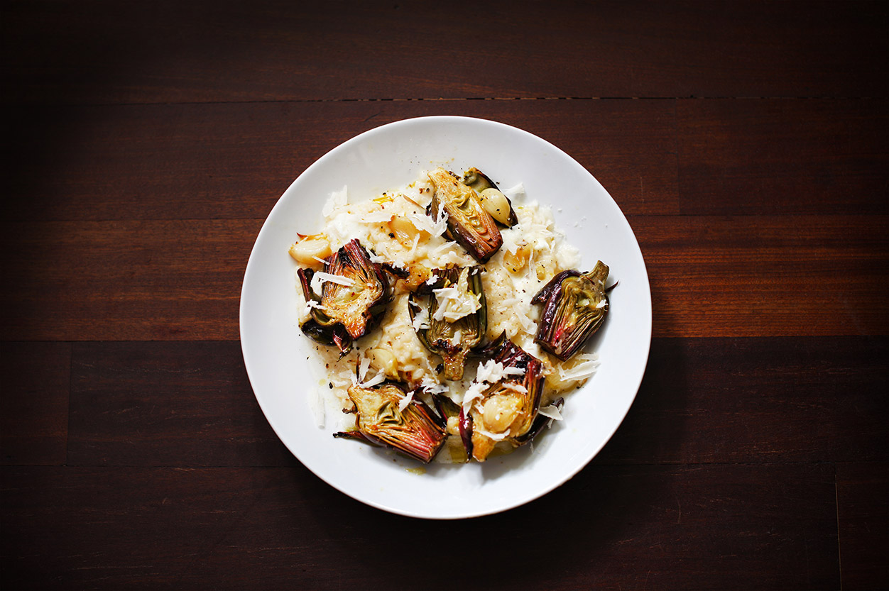 risotto con mozzarella y alcachofa violeta