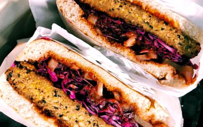 Hamburguesa vegana de garbanzos con alcachofas